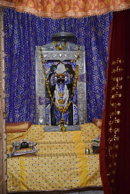 Mandir Shri Thakur Haridev Ji Maharaj, Govardhan