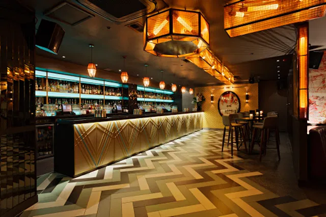 Dirty Martini - Cocktail Bar in Monument