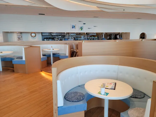 Sea Restaurant BAY ARCE