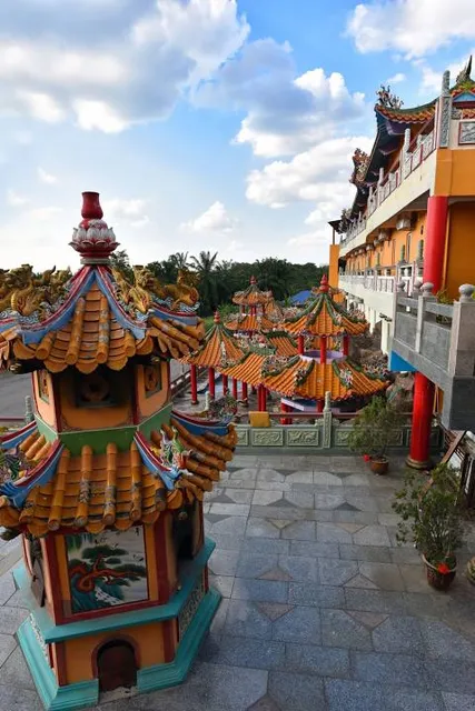 Black Dragon Cave Temple, Yong Peng