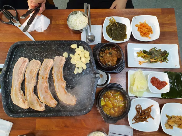 우렁쌈밥하고보리밥