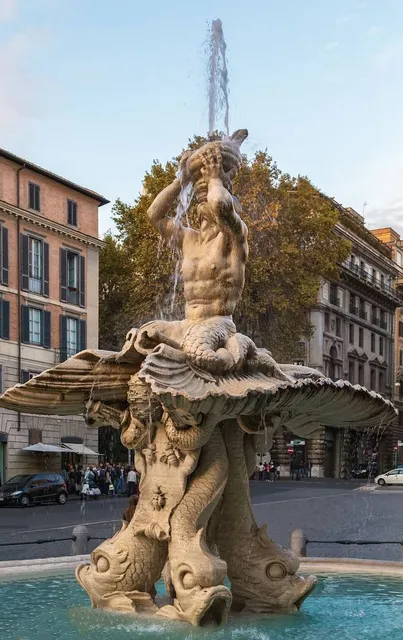 Fontana del Tritone