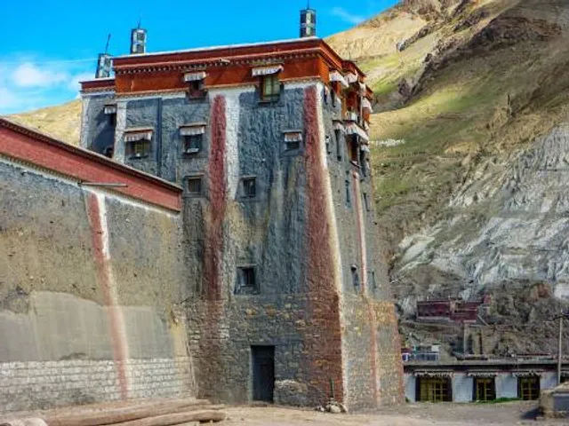 Mosteiro Sakya Tsarpa - Brasil