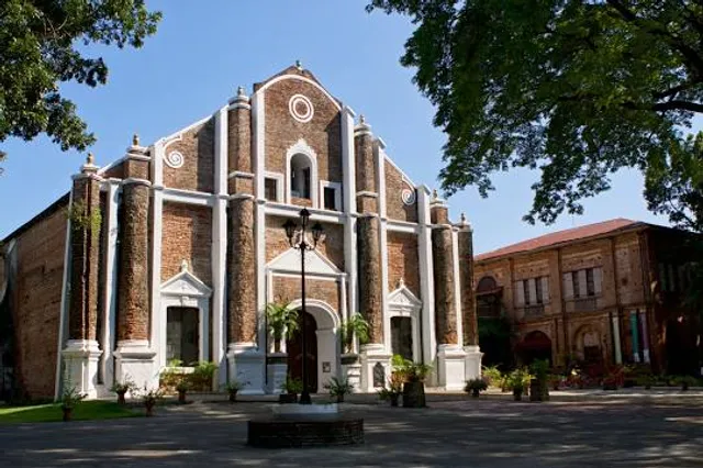 Santa Monica Parish Church (Sarrat Church)