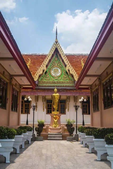 Wat Pichai Songkram