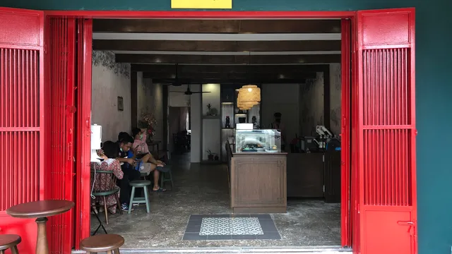 Lingchen Café and Bistro