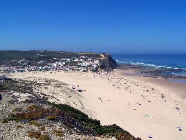 Praia de Monte Clérigo