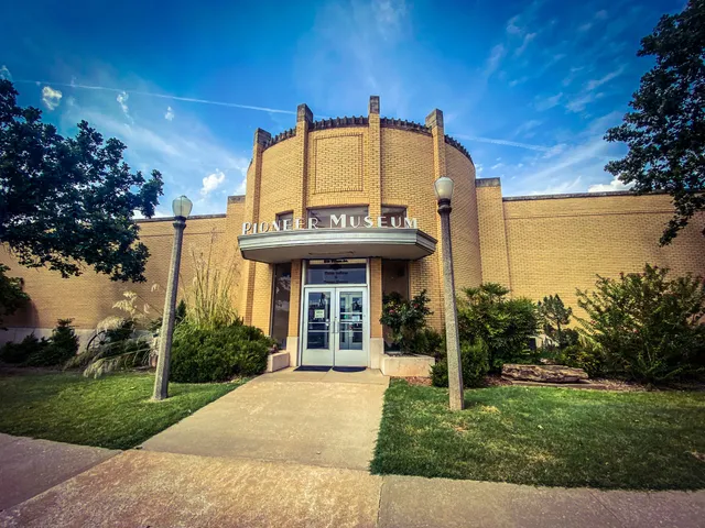 Plains Indians & Pioneers Museum