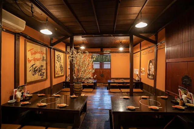 本格炭火焼き鳥 水炊き鍋 金沢とり丸