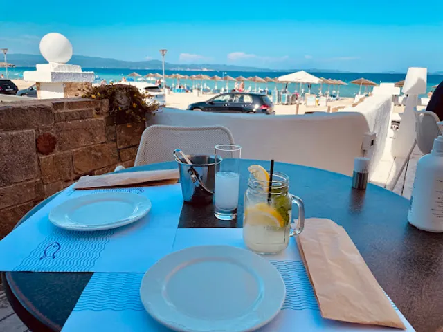 White Bar-Restaurant