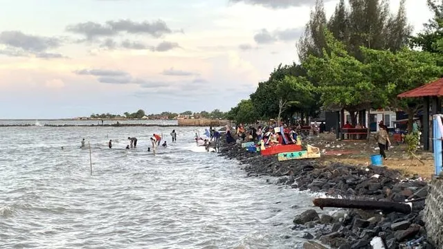 Pantai Legenda Tirtamaya