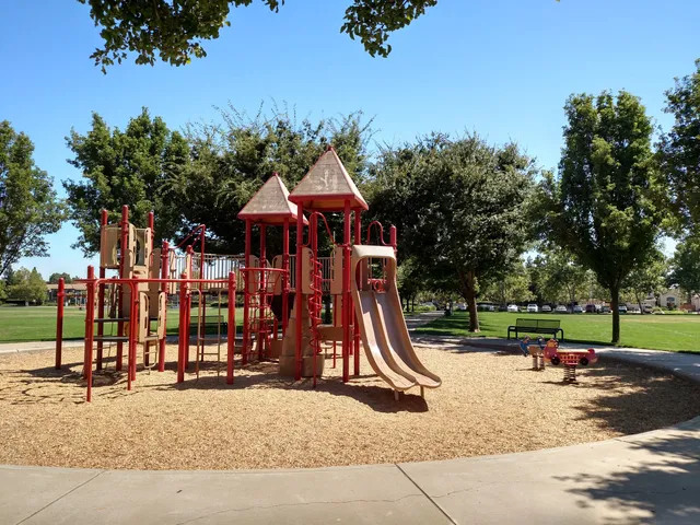 Laguna Community Park