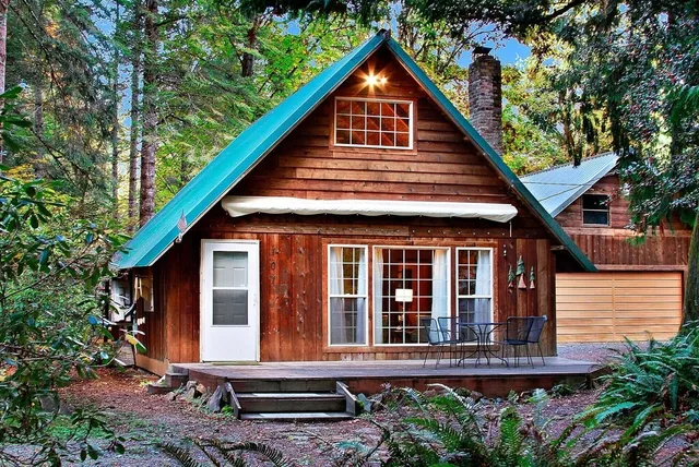 Mt Rainier Chipmunk Cabin