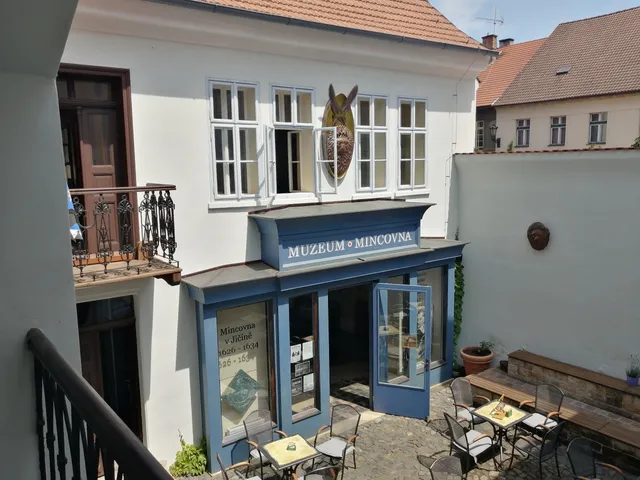 Valdštejnovo muzeum a mincovna