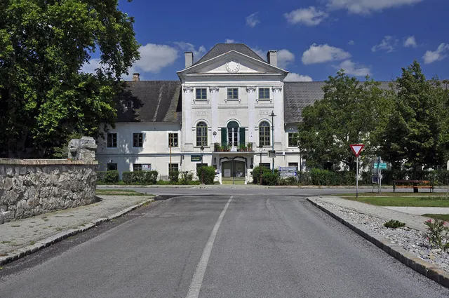 Schloss Potzneusiedl