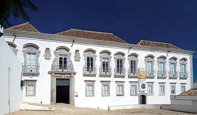 Tavira Museum / Palace Galeria
