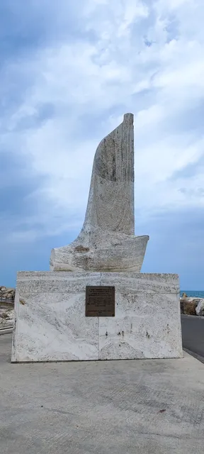 Monument to Jonathan Seagull