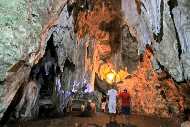 Hoyop-hoyopan Cave