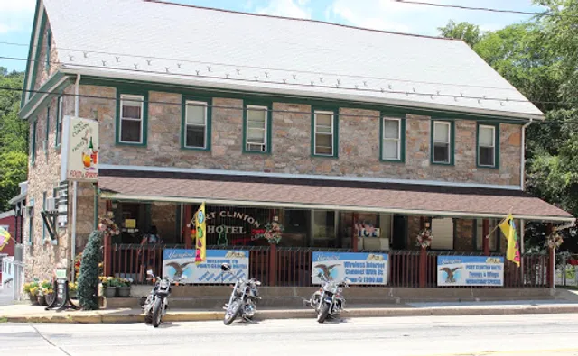 Port Clinton Hotel