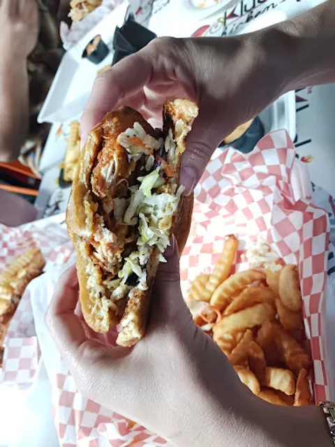 The Kluckin’ Chicken - Los Angeles