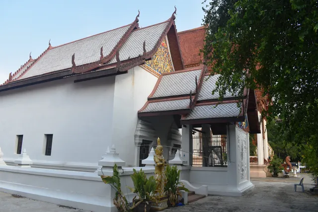 Wat Klang Nang Rong