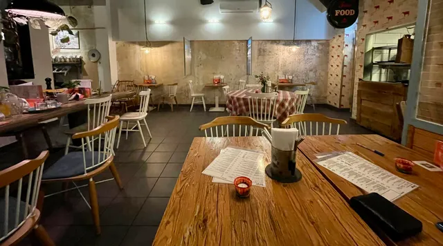 Leo's Juice & Burger