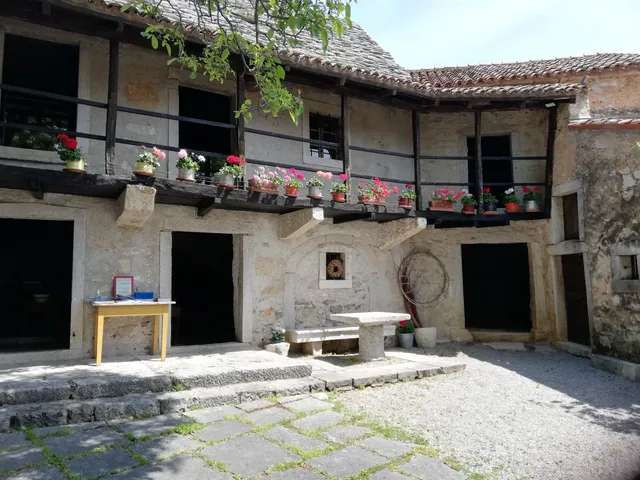 Kraška hiša - Carsic house