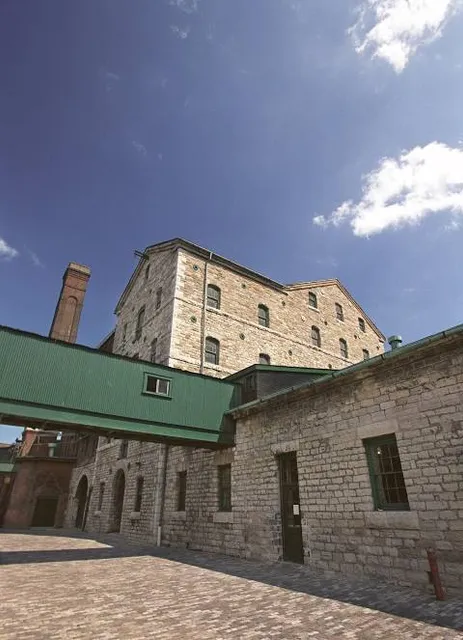 Go Tours Canada - Distillery District