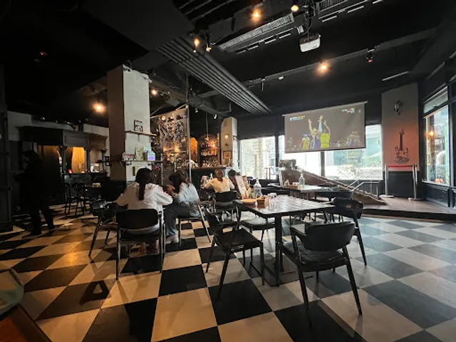 M9音樂餐酒館｜駐唱餐酒館｜特色調酒｜多元文化風格料理｜