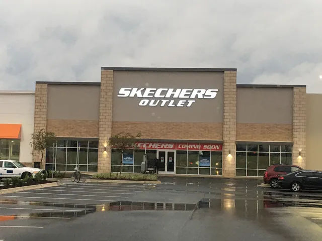 SKECHERS Warehouse Outlet