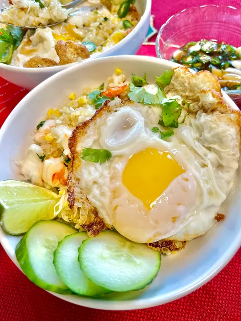 B E E ' S Thai & Fusion Cuisine