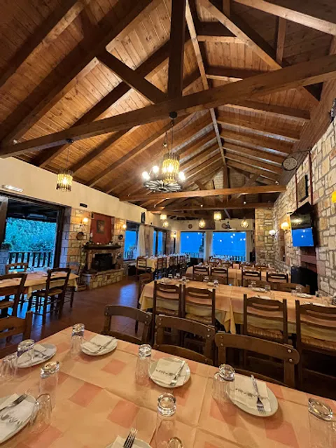 Korakis Restaurant-Rooms