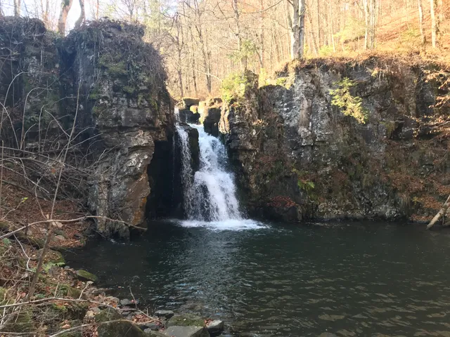 Cascada Șipot Izvorani