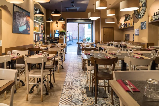 Pizza in Trevi - Fontana di Trevi