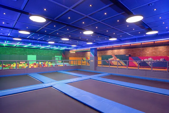 Vaunce Bounce Trampoline Park