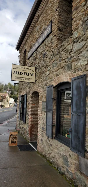 Fountain & Tallman Museum