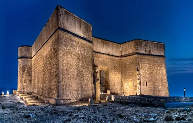 Guardias Viejas Castle