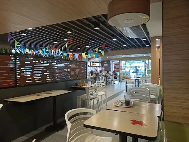 Tropical Hut - Farmers Plaza