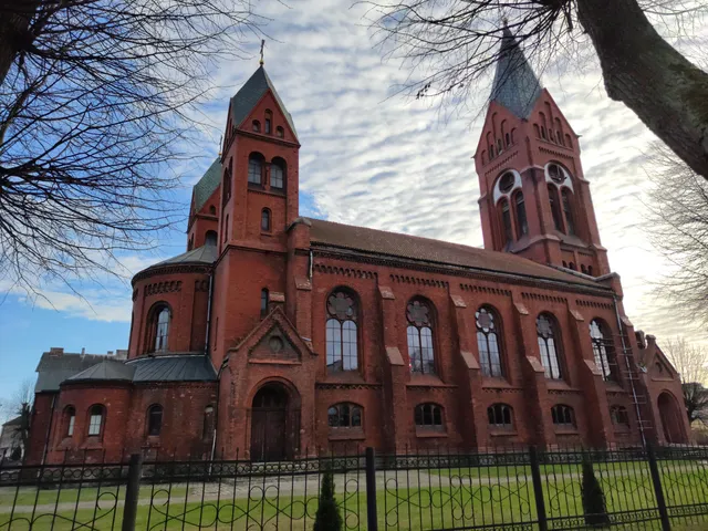 Svyato-Mikhaylovskaya Tserkov'