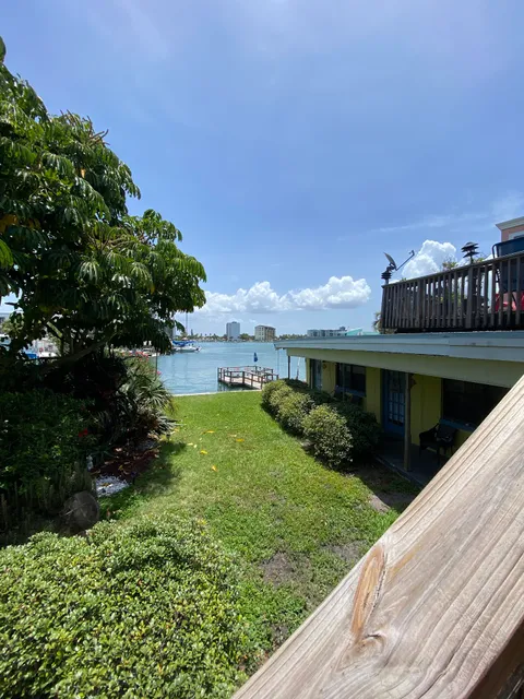 Bay Royal Motel Apartments