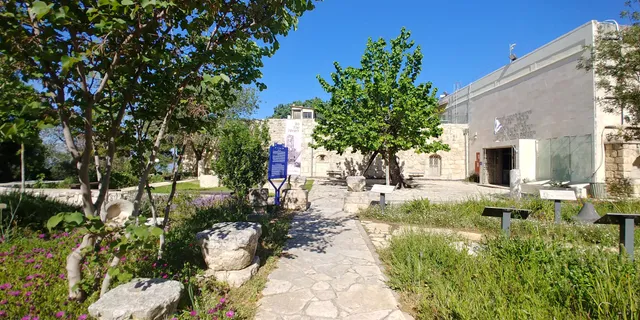 מוזיאון חומה ומגדל