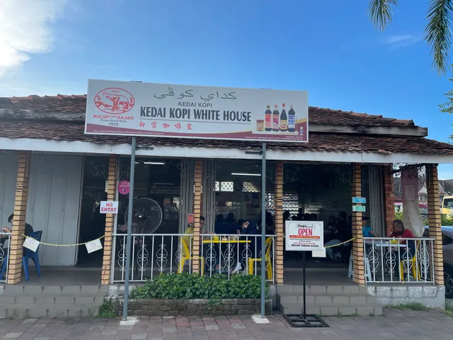 Kedai Kopi White House