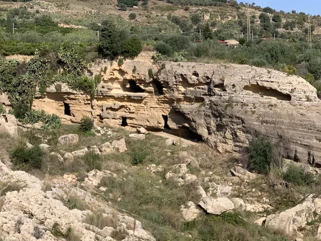 Suburban Park Dragon Cave - Torrente Cava