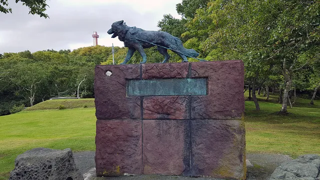 Cenotaph for Sakhalin Huskies