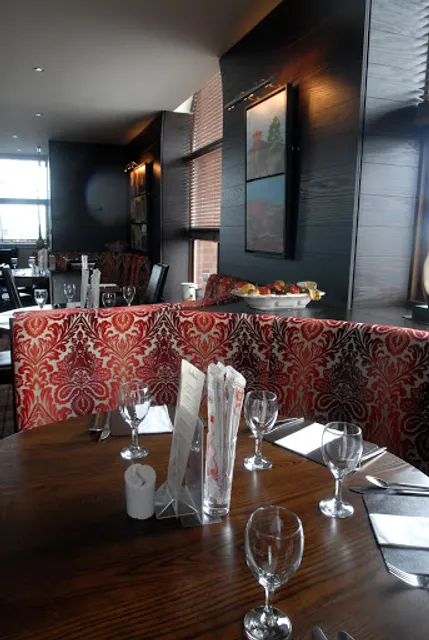 Cecchini's Restaurant & Bar