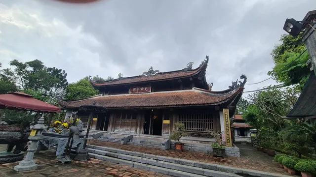 Đền Thờ Vua Quang Trung.