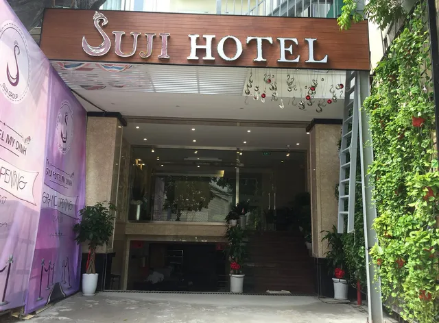 Suji Hotel