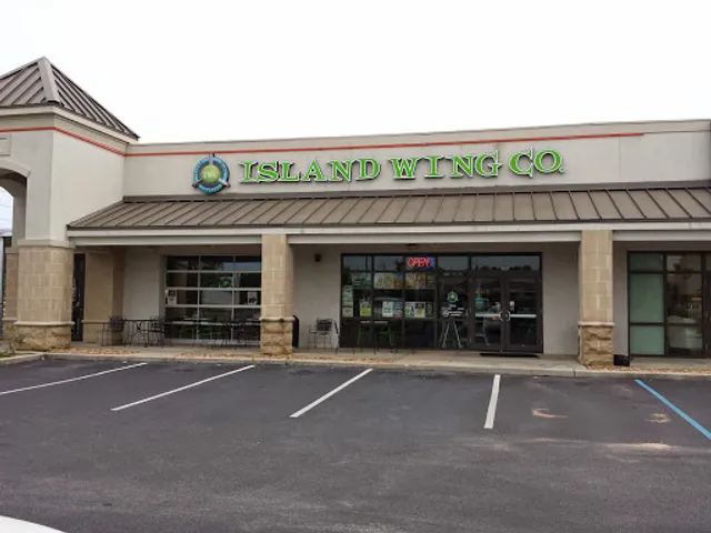 Island Wing Company Grill & Bar - Gulf Shores