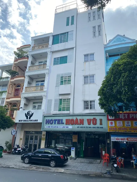 Khách Sạn Hoàn Vũ 1