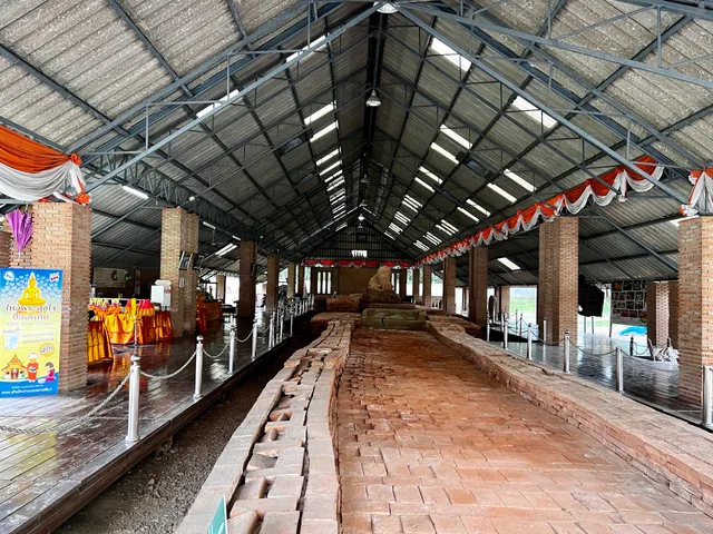 Wat Thammachak Semaram (Wat Phra Non Khlong Khwang)